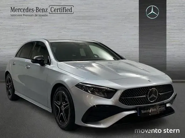 Usado Mercedes A200 Advanced 150 CV (110 kW) 2025 Plateado Utilitario