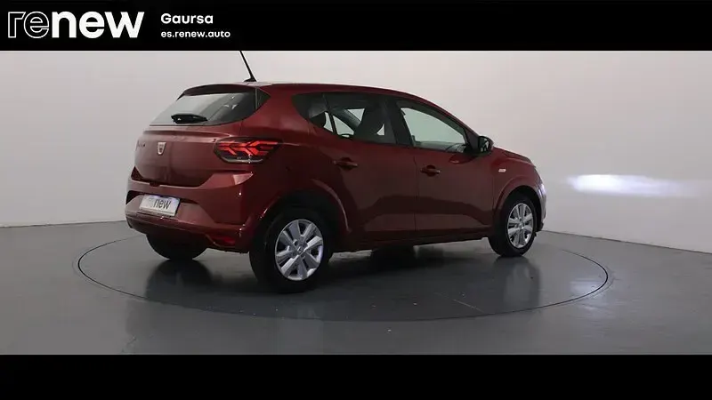 Usado Dacia Sandero Comfort 101 HP (74 kW) 2022 Vermelho Sedan