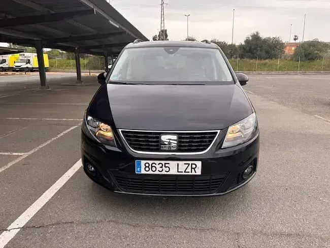 Usado Seat Alhambra Style 150 CV (110 kW) 2022 Negro Monovolumen