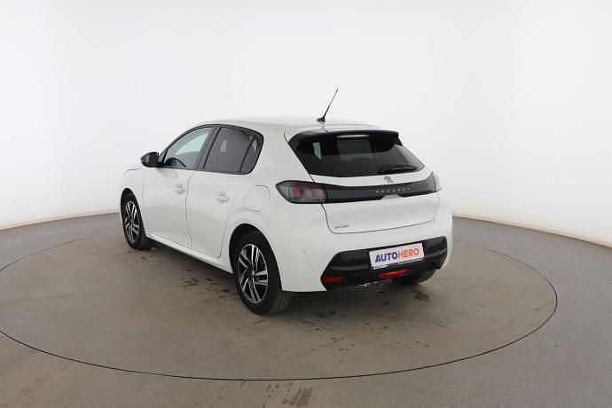Usado Peugeot 208 Allure 101 CV (74 kW) 2022 Utilitario