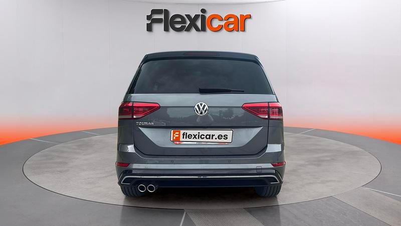 Usado VW Touran Advance 150 CV (110 kW) 2019 Gris Monovolumen
