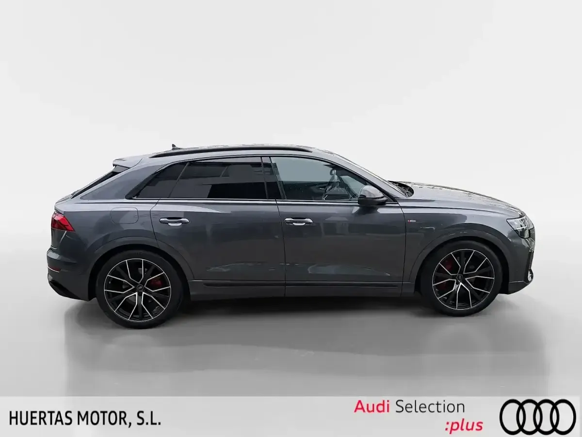 Usado Audi Q8 Black Edition 286 CV (210 kW) 2026 Gris SUV