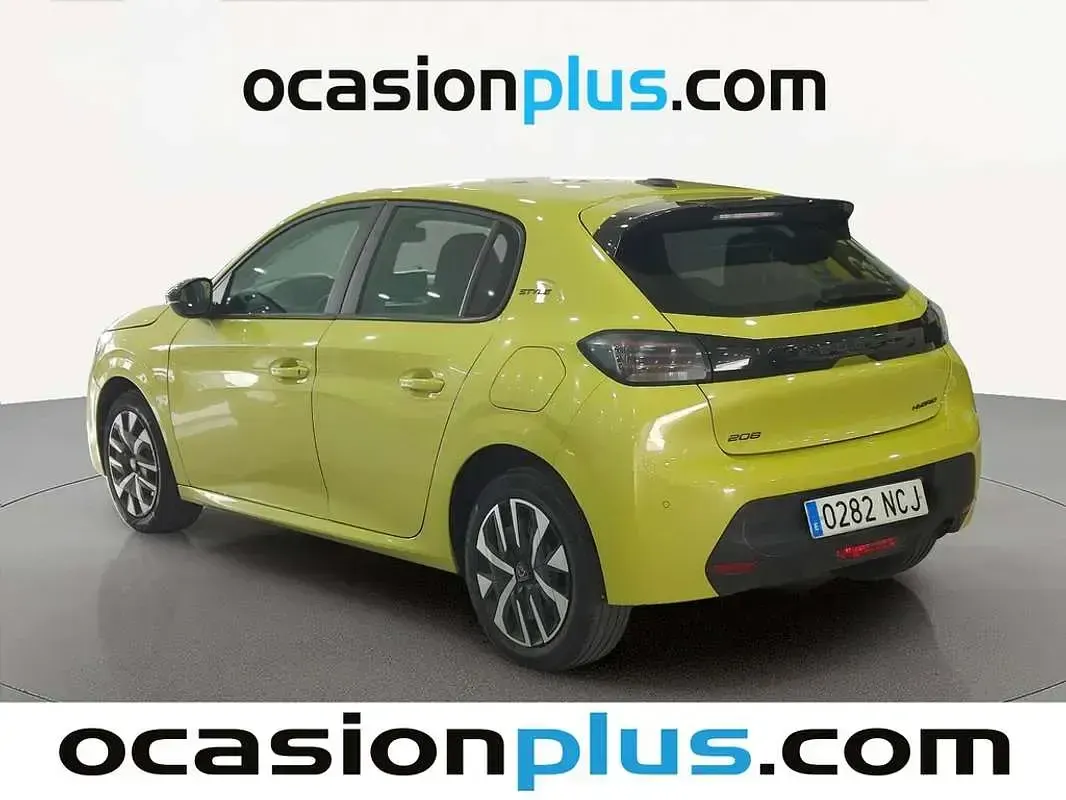 Usado Peugeot 208 Style 110 CV (80 kW) 2025 Amarillo Utilitario