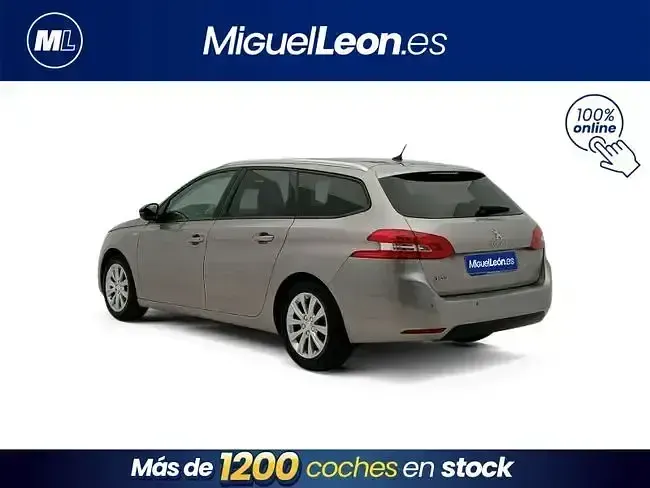Usado Peugeot 308 Style 102 CV (75 kW) 2020 Gris / plata Familiar