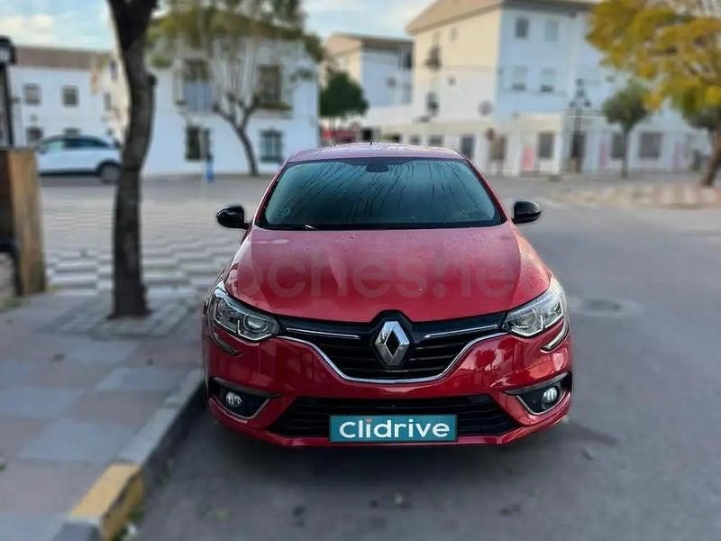 Usado Renault Mégane IV LIMITED 115 CV (84 kW) 2020 Rojo Berlina