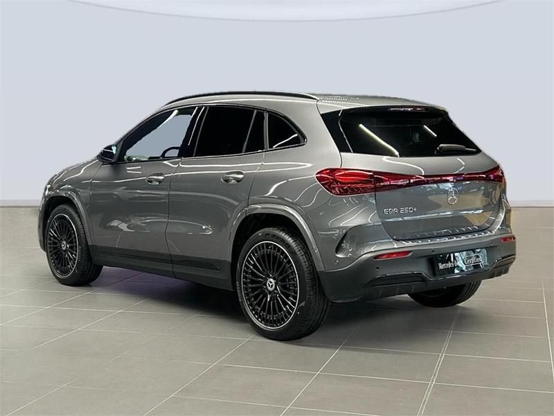 Nuevo Mercedes EQA250+ 139 kW (190 CV) 2025 Gris / plata SUV