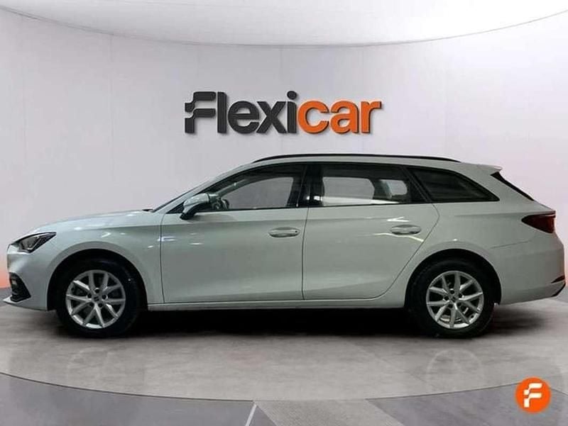 Usado Seat Leon Reference 116 CV (85 kW) 2021 Blanco Utilitario