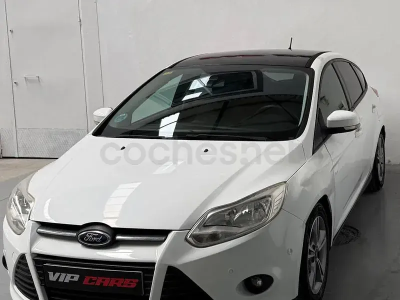Usado Ford Focus 125 CV (91 kW) 2014 Blanco Berlina