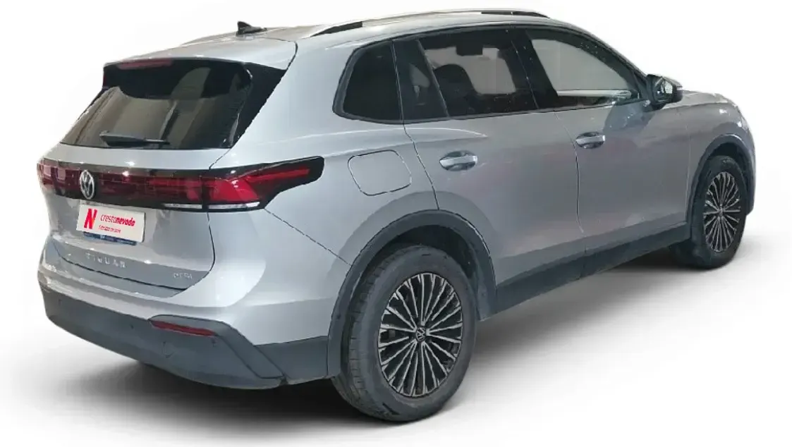 Usado VW Tiguan Life 150 CV (110 kW) 2024 Gris SUV