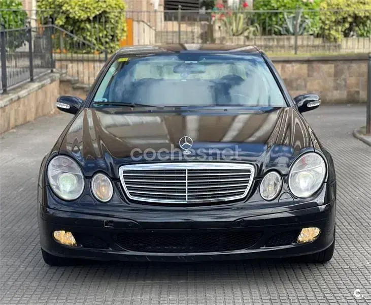 Usado Mercedes E350 Classic 272 CV (200 kW) 2005 Negro Berlina