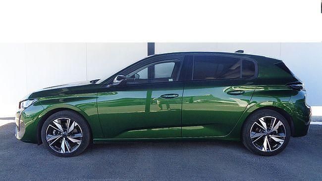 Usado Peugeot 308 Allure 130 CV (95 kW) 2024 Verde