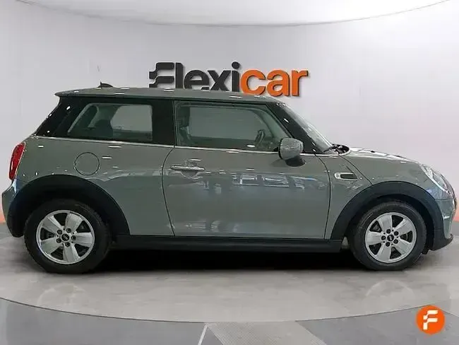 Usado Mini ONE 102 CV (75 kW) 2020 Gris Utilitario