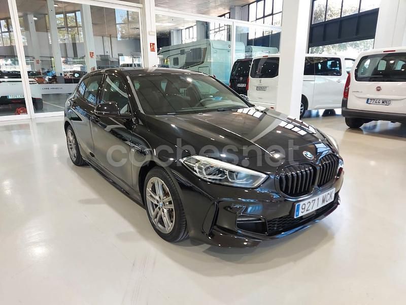 Usado BMW 118 Comfort Edition 150 CV (110 kW) 2022 Negro Utilitario