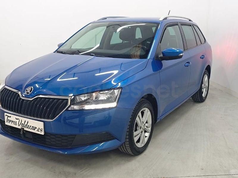 Usado Skoda Fabia Ambition 95 CV (69 kW) 2020 Azul Familiar