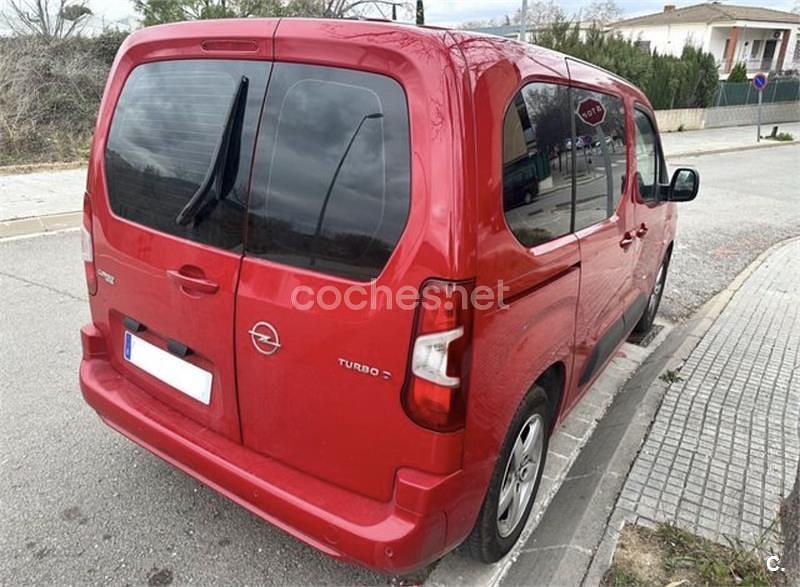 Usado Opel Combo Life Selective 131 CV (96 kW) 2019 Rojo Monovolumen