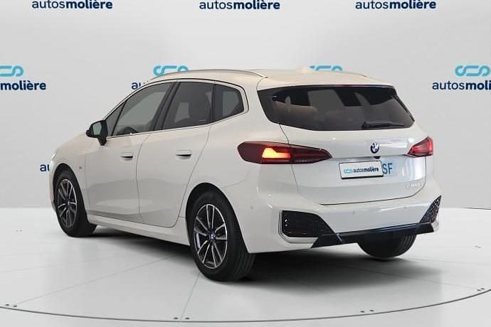 Usado BMW 218 Active Tourer Sport Line 150 CV (110 kW) 2024 Blanco Monovolumen