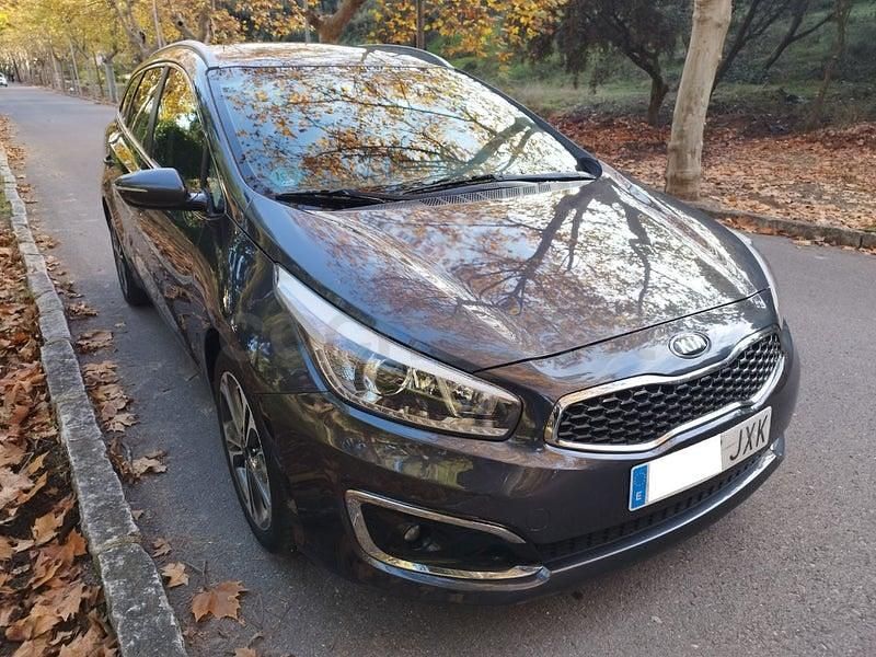 Usado Kia Ceed Sportswagon 120 CV (88 kW) 2017 Gris Familiar