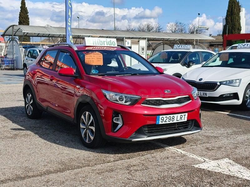 Usado Kia Stonic 100 CV (73 kW) 2021 Rojo SUV