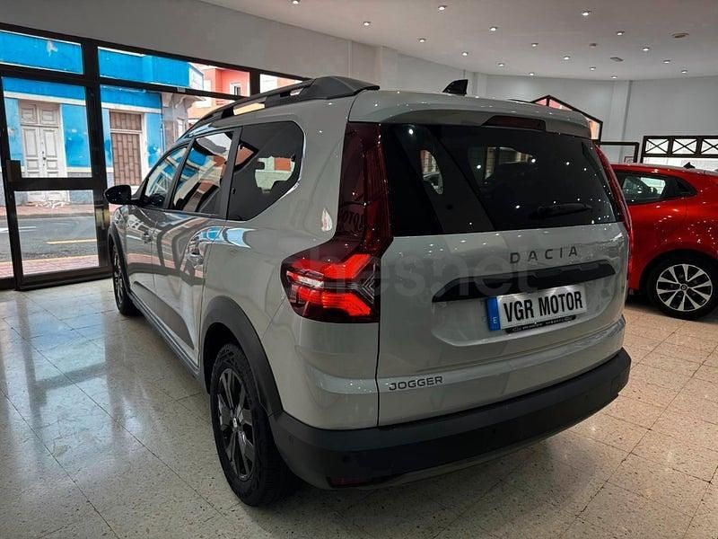 Usado Dacia Jogger Expression 110 CV (80 kW) 2022 Gris / plata Monovolumen