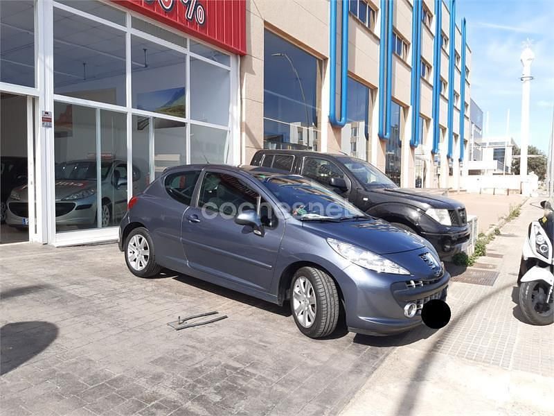 Gris / plata Usado 2006 Peugeot 207 Berlina | 2950 € (Buen precio) - Imagen 1/3