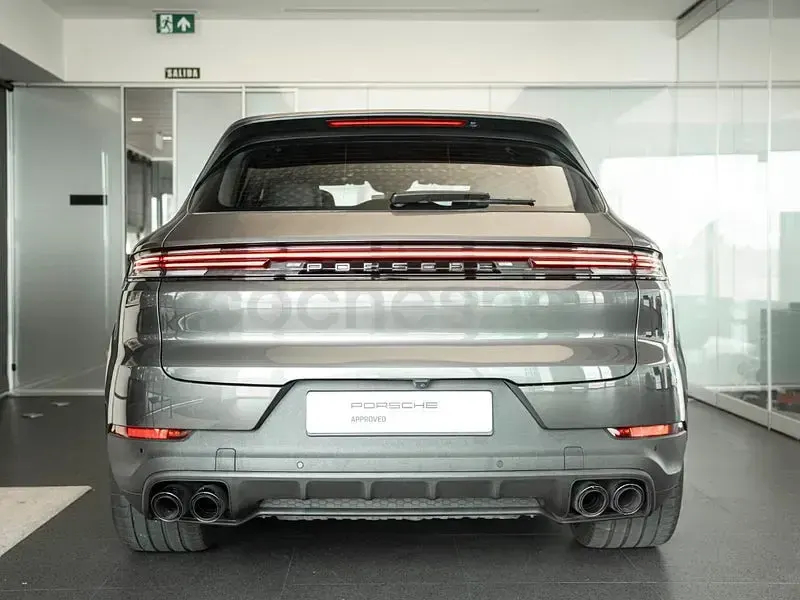 Usado Porsche Cayenne S 474 CV (348 kW) 2024 Gris / plata SUV