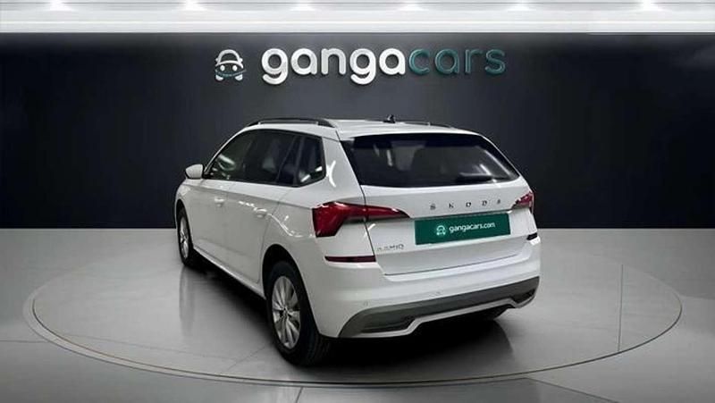 Usado Skoda Kamiq Ambition 110 CV (80 kW) 2021 Blanco SUV