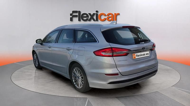 Usado Ford Mondeo Titanium 187 CV (137 kW) 2021 Gris Familiar