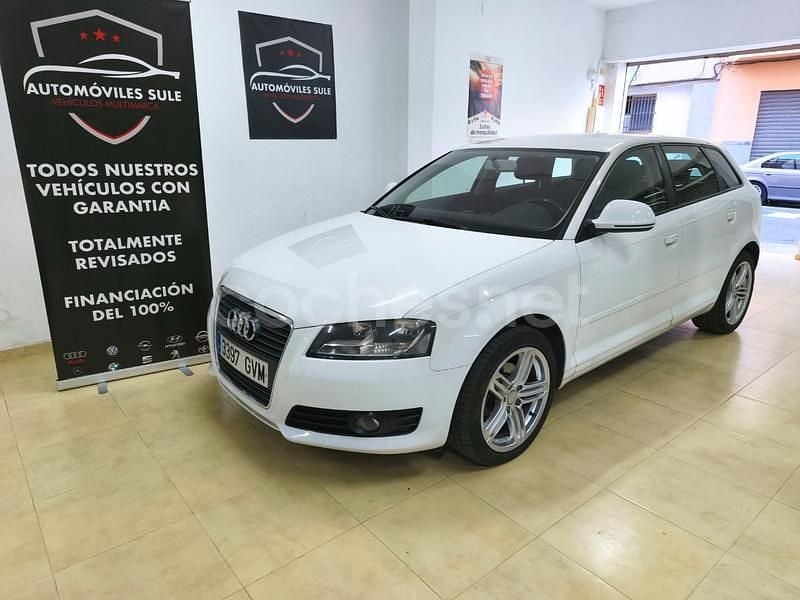 Usado Audi A3 Attraction 105 CV (77 kW) 2010 Blanco Berlina