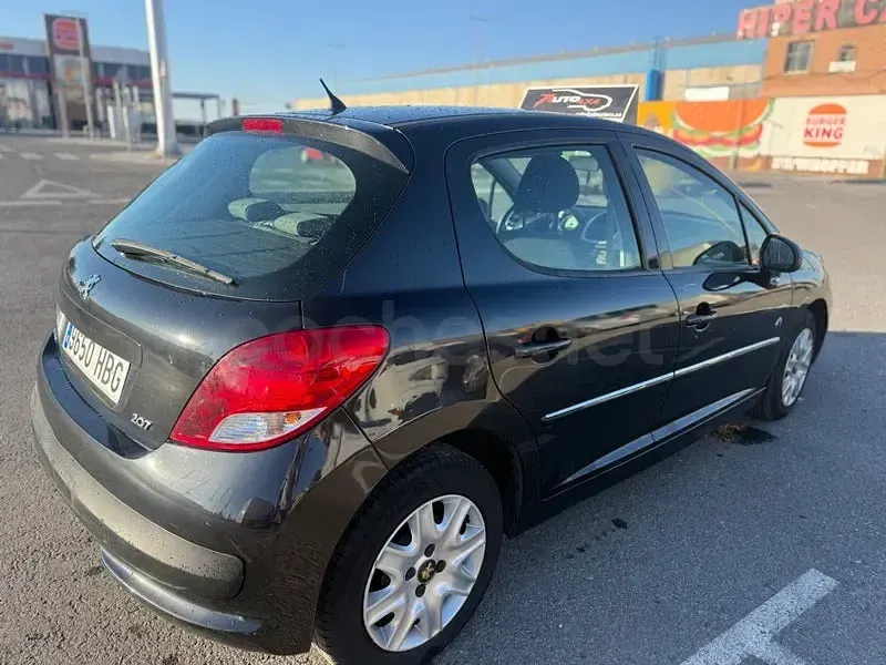Usado Peugeot 207 92 CV (67 kW) 2011 Negro Berlina