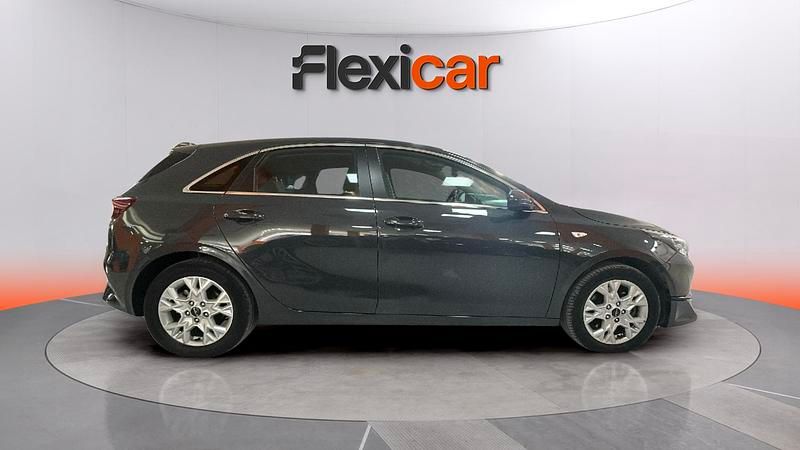 Usado Kia Ceed 101 CV (74 kW) 2022 Gris Utilitario