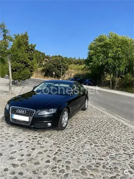 Usado Audi A4 Premium 120 CV (88 kW) 2012 Negro Familiar