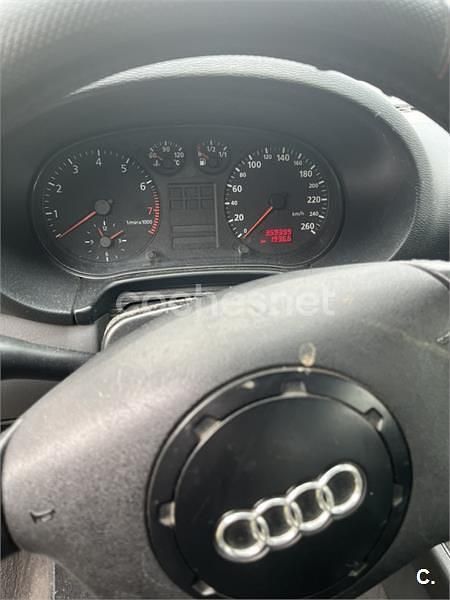 Usado Audi A3 Ambiente 150 CV (110 kW) 1999 Azul Utilitario