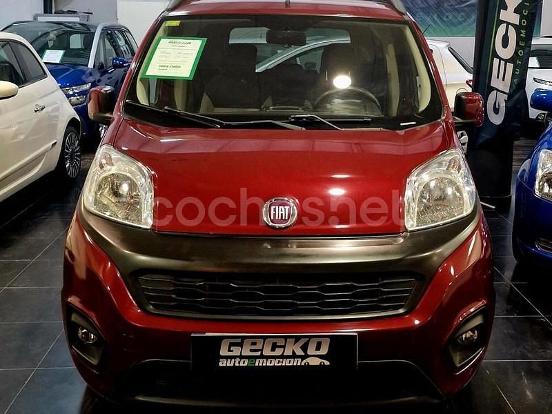 Usado Fiat Qubo Easy 77 CV (56 kW) 2020 Granate Monovolumen