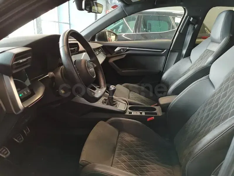 Usado Audi A3 150 CV (110 kW) 2023 Negro Berlina