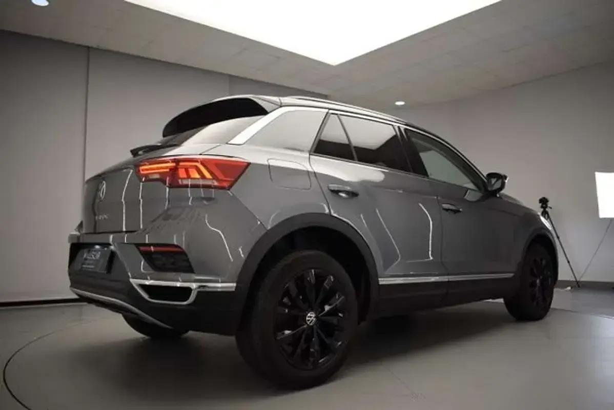 Usado VW T-Roc Advance 150 CV (110 kW) 2021 Gris SUV