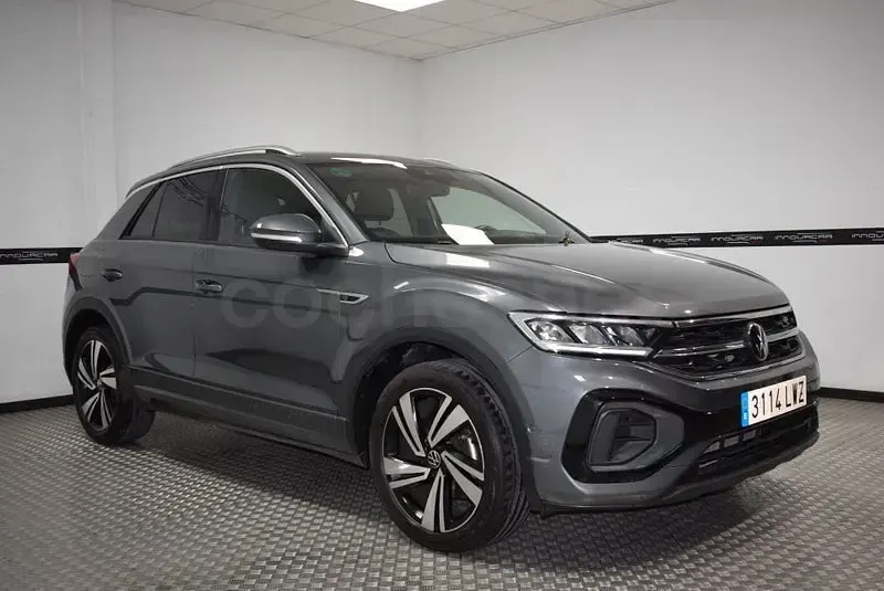 Usado VW T-Roc R-line 150 CV (110 kW) 2022 Gris / plata SUV
