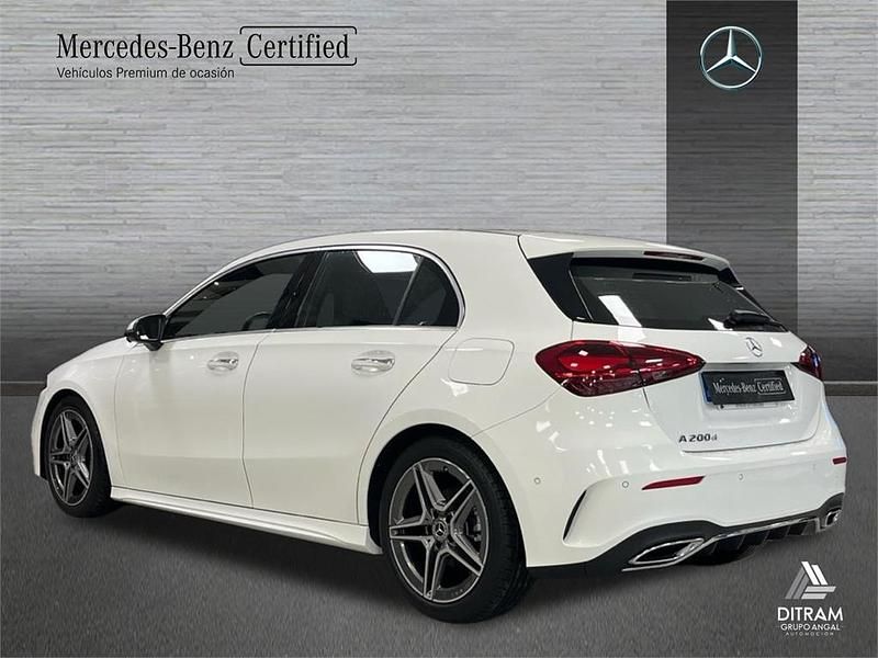 Usado Mercedes A200 AMG line 150 CV (110 kW) 2024 Blanco Berlina