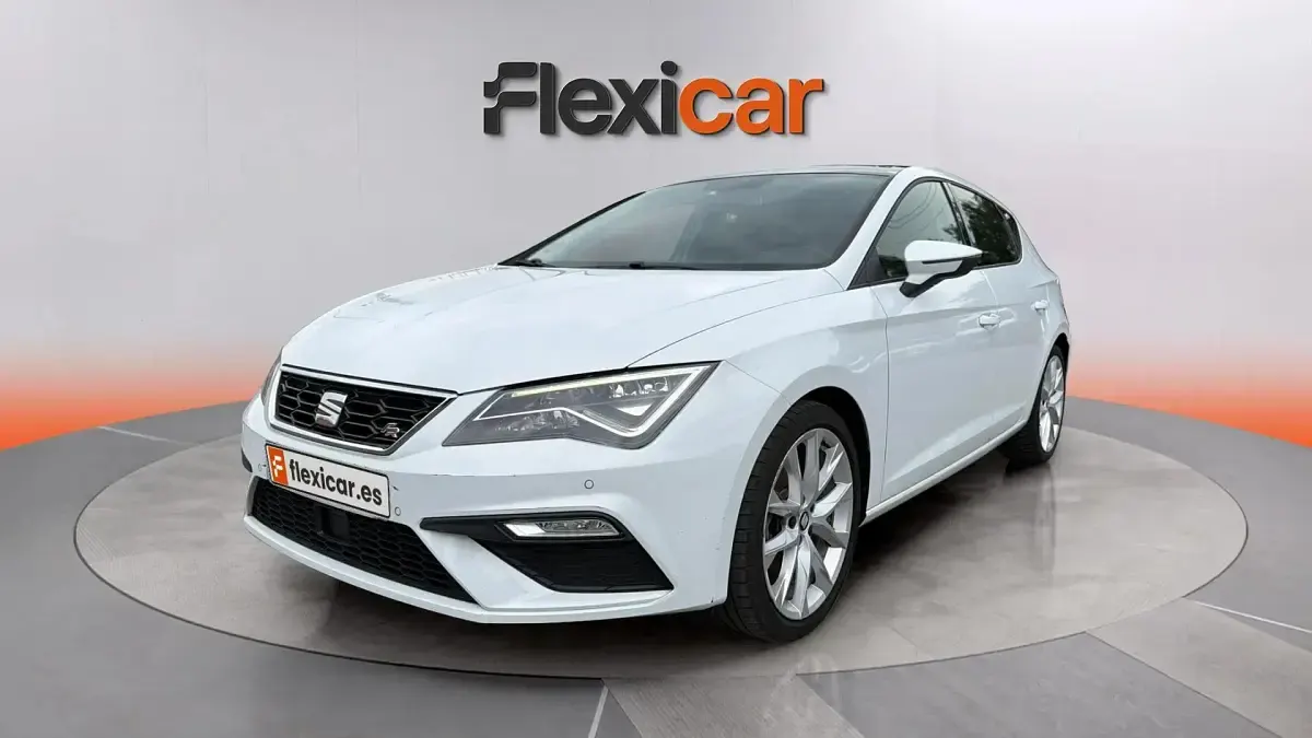 Usado Seat Leon FR 130 CV (95 kW) 2018 Blanco Berlina