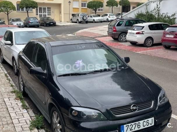 Negro Usado 2004 Opel Astra Sport Berlina | 2800 € (Buen precio) - Imagen 1/4