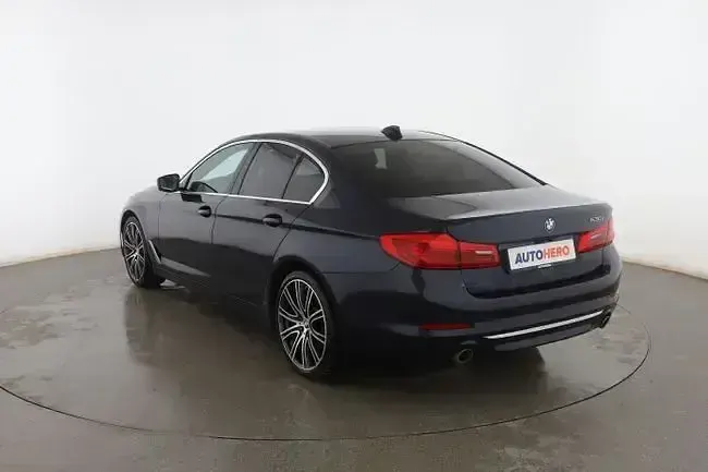 Käytetty BMW 530 Luxury Line 252 HP (185 kW) 2018 Sininen Sedan