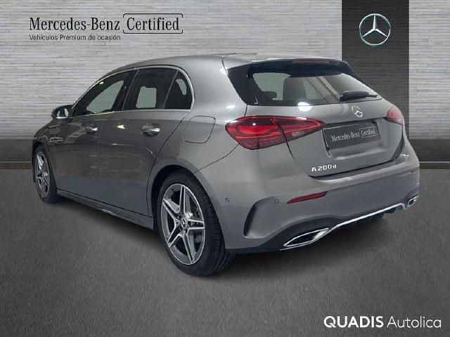 Usado Mercedes A200 AMG line 150 CV (110 kW) 2025 Gris montaña