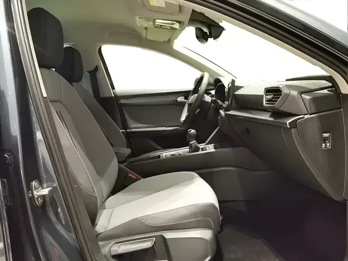 Usado Seat Leon Style 116 CV (85 kW) 2024 Blanco