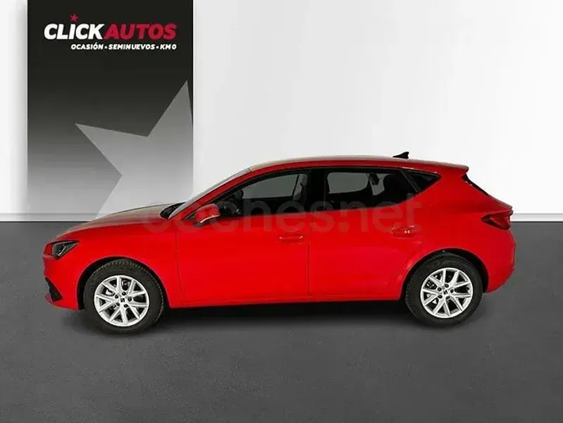 Usado Seat Leon Style 130 CV (95 kW) 2024 Rojo Berlina