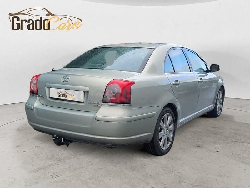 Usado Toyota Avensis Sol 150 CV (110 kW) 2009 Beige Berlina
