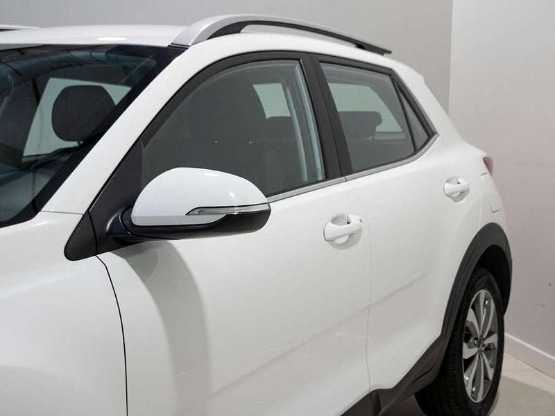 Usado Kia Stonic 101 CV (74 kW) 2024 Blanco SUV