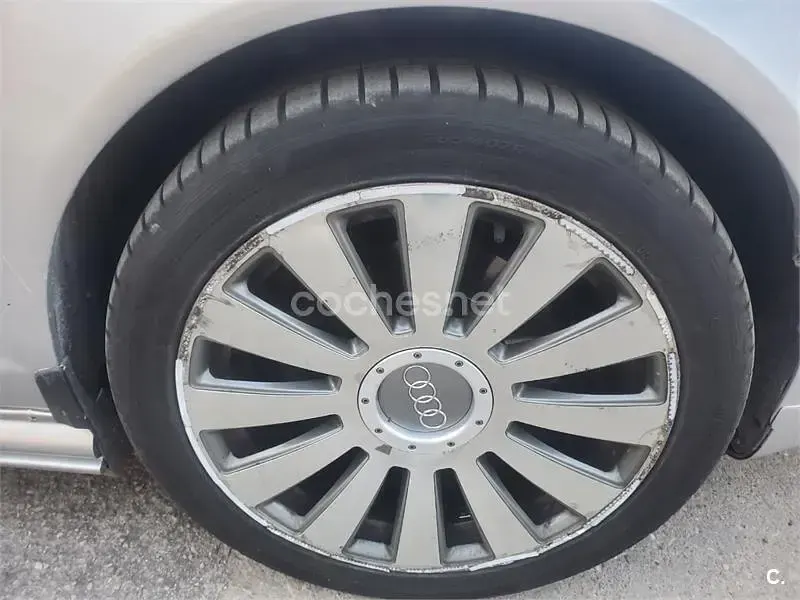 Usado Audi A6 180 CV (132 kW) 2005 Gris / plata Berlina