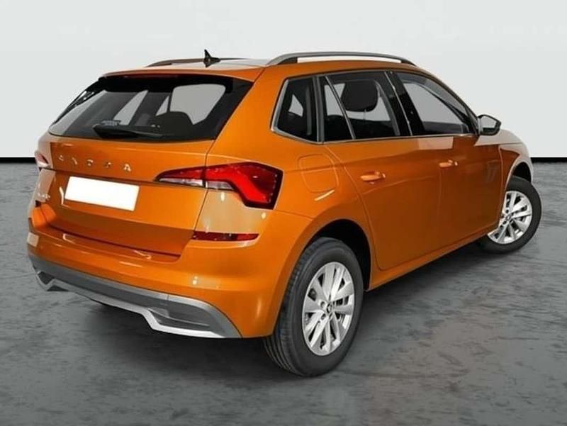 Usado Skoda Kamiq Ambition 110 CV (80 kW) 2023 Naranja SUV
