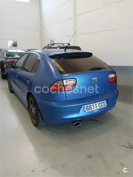 Usado Seat Leon Sport 110 CV (80 kW) 2002 Azul Utilitario