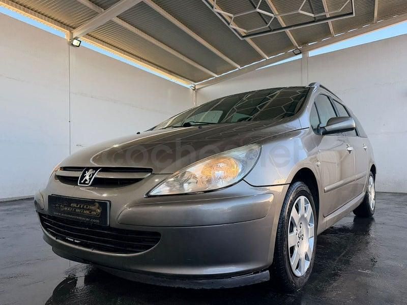 Usado Peugeot 307 110 CV (80 kW) 2004 Gris / plata Familiar