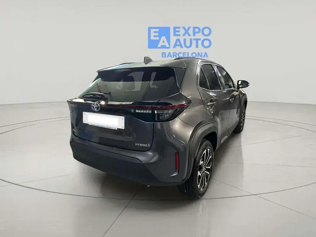 Usado Toyota Yaris Cross Style 116 CV (85 kW) 2023 Gris SUV